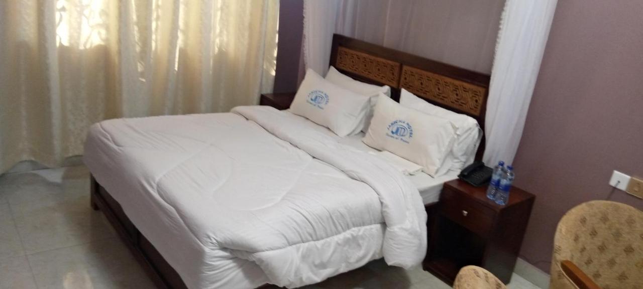Jakicha Motel ダル・エス・サラーム エクステリア 写真