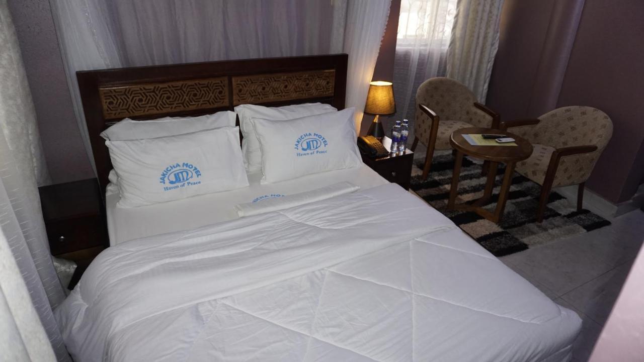 Jakicha Motel ダル・エス・サラーム エクステリア 写真