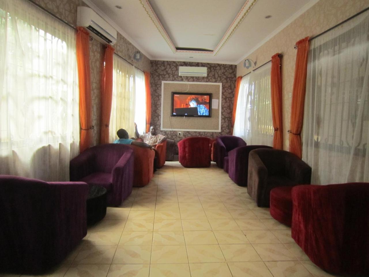 Jakicha Motel ダル・エス・サラーム エクステリア 写真