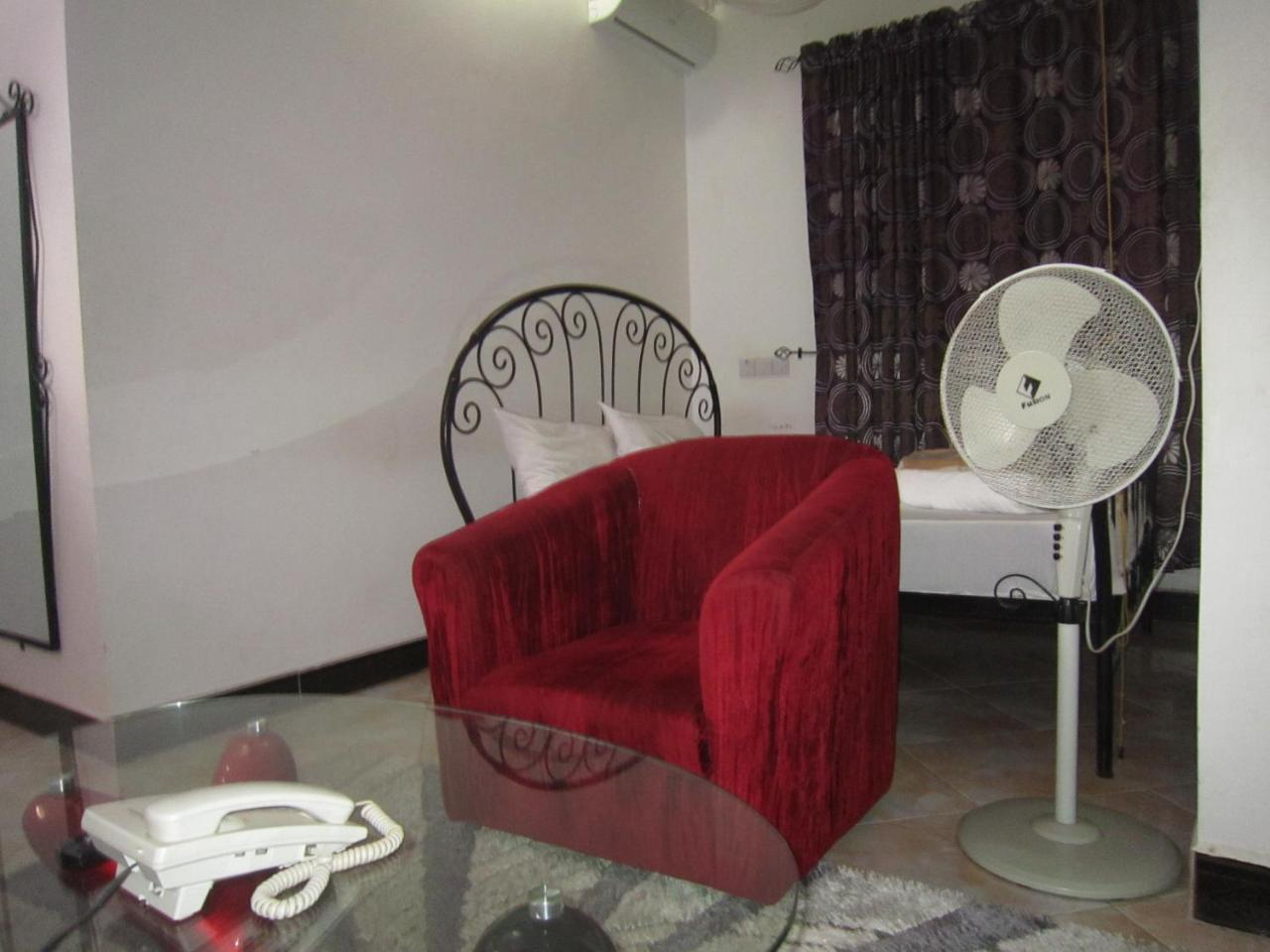 Jakicha Motel ダル・エス・サラーム エクステリア 写真