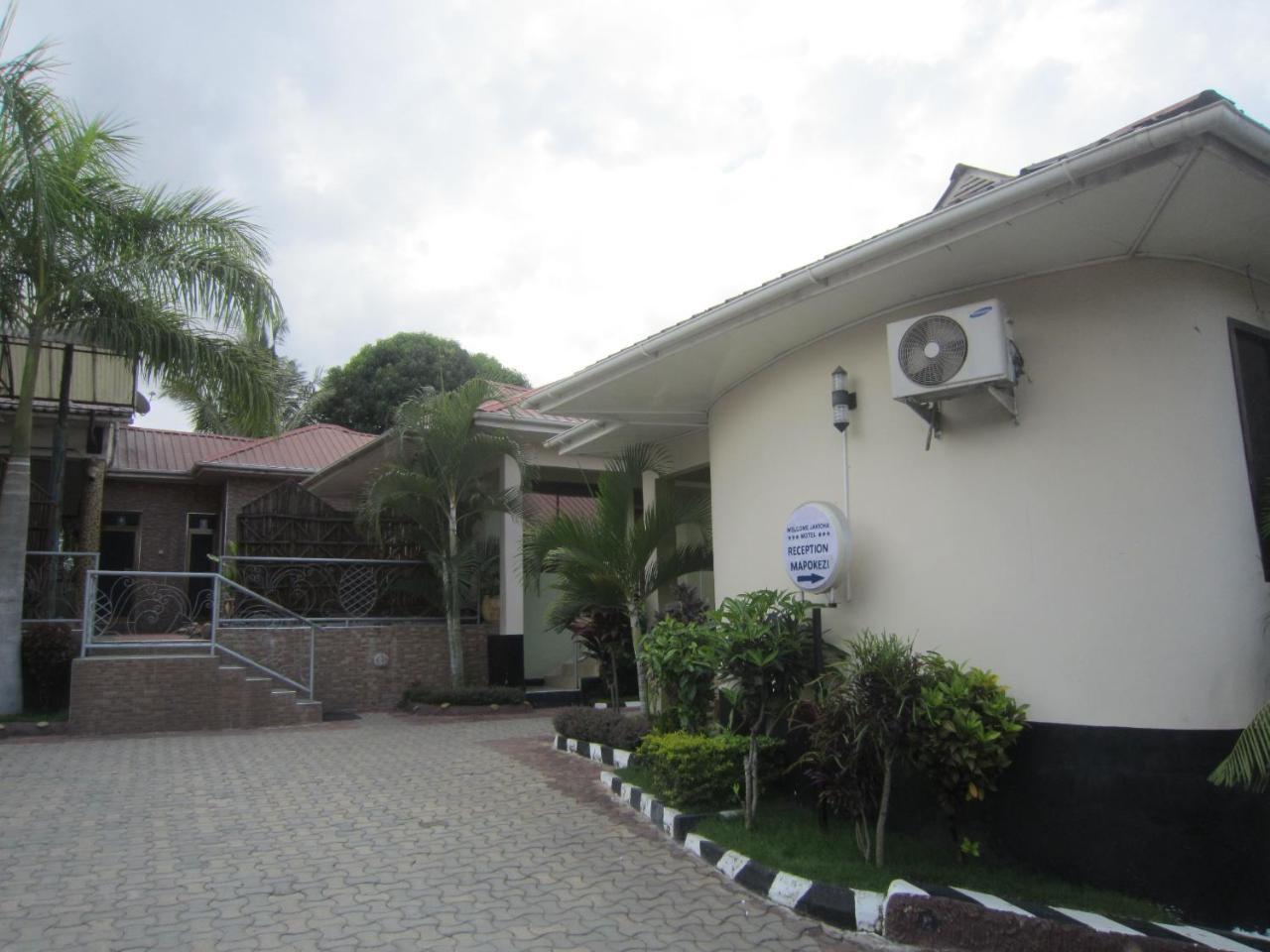 Jakicha Motel ダル・エス・サラーム エクステリア 写真