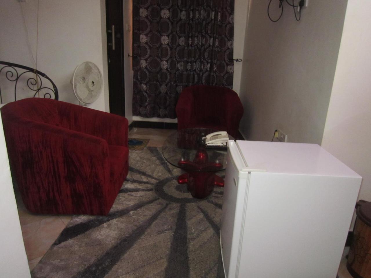 Jakicha Motel ダル・エス・サラーム エクステリア 写真